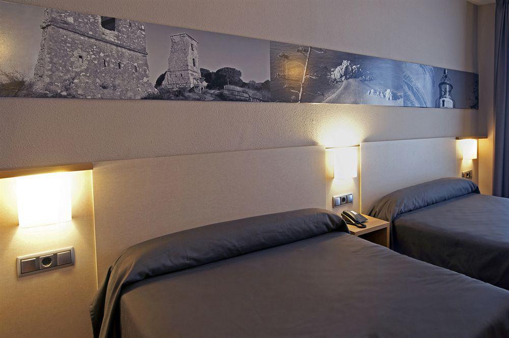 Hotel Bernat II 4*Sup Calella Bagian luar foto